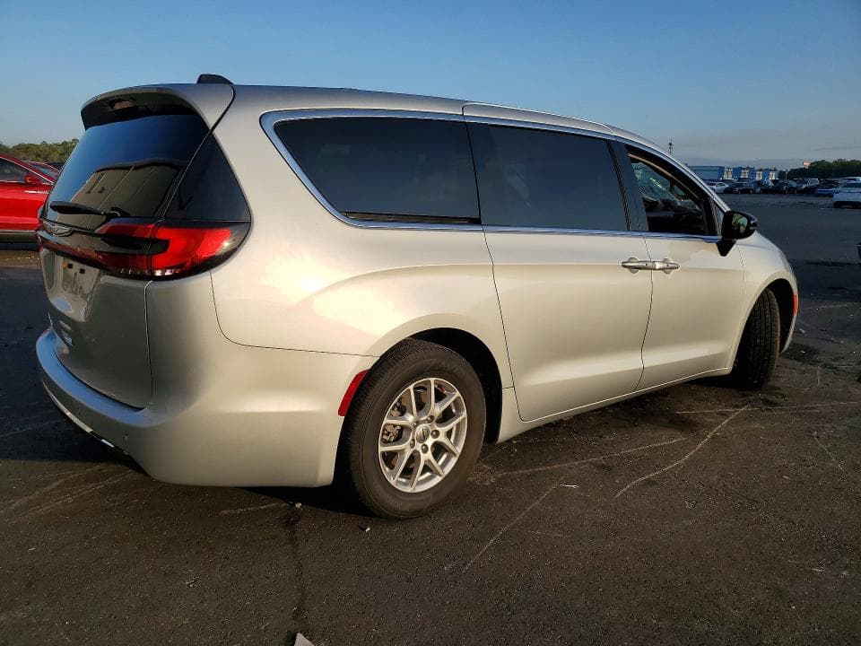 2024 CHRYSLER PACIFICA TOURING L 3