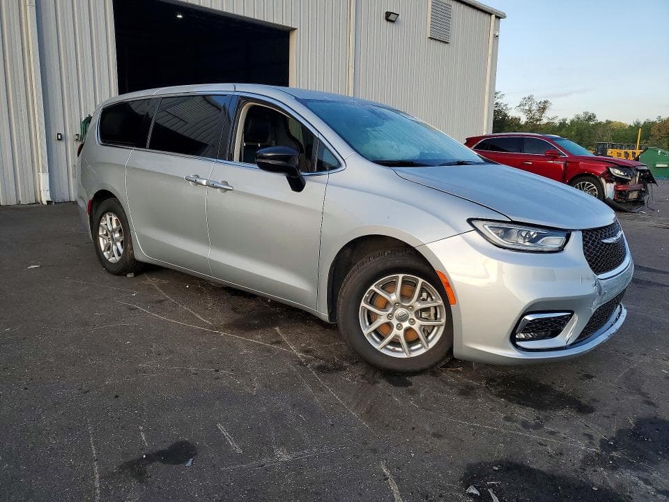 2024 CHRYSLER PACIFICA TOURING L 4