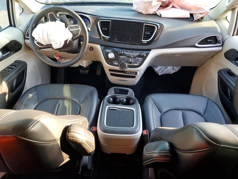 2024 CHRYSLER PACIFICA TOURING L 8