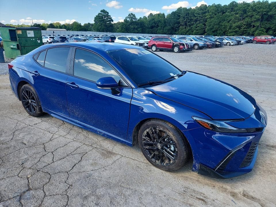 2025 TOYOTA CAMRY SE 4