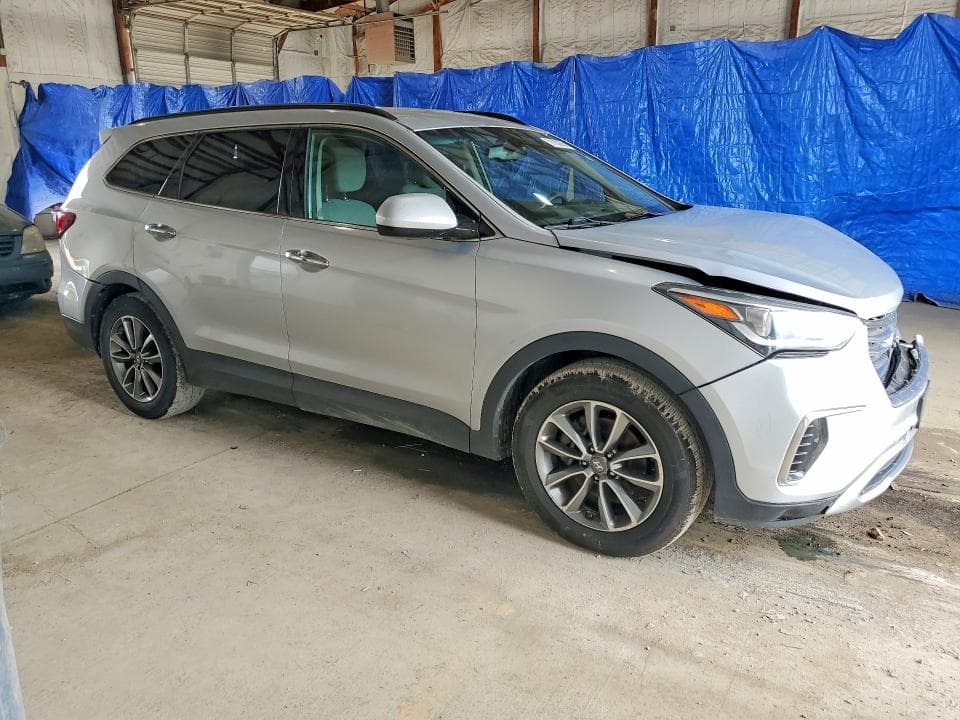 2017 HYUNDAI SANTA FE SE 4