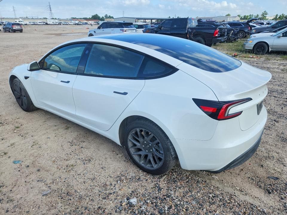 2025 TESLA MODEL 3 2