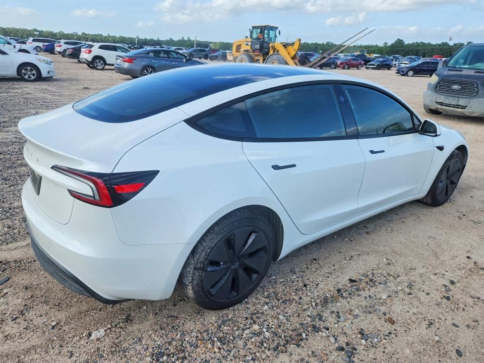 2025 TESLA MODEL 3 3