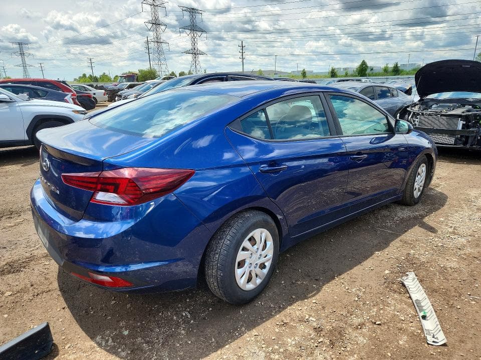 2019 HYUNDAI ELANTRA SE SE 3