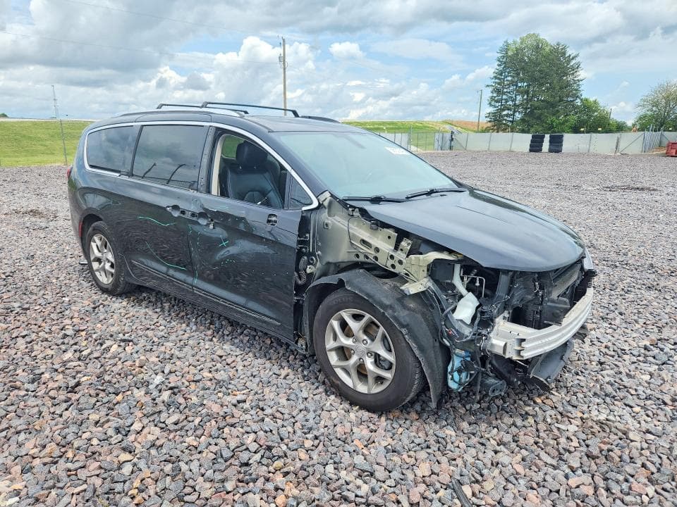 2019 CHRYSLER PACIFICA LIMITED LIMITED 4