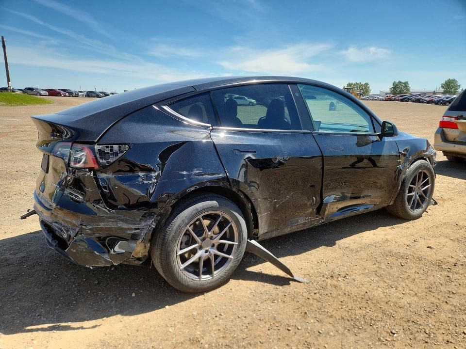 2023 TESLA MODEL Y 3