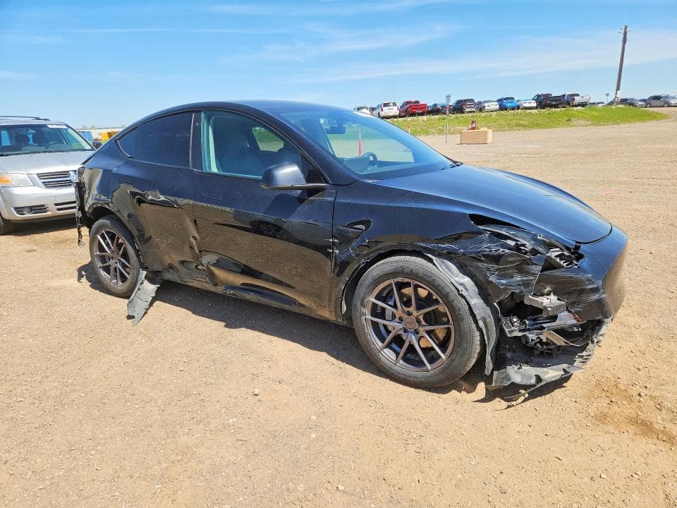 2023 TESLA MODEL Y 4