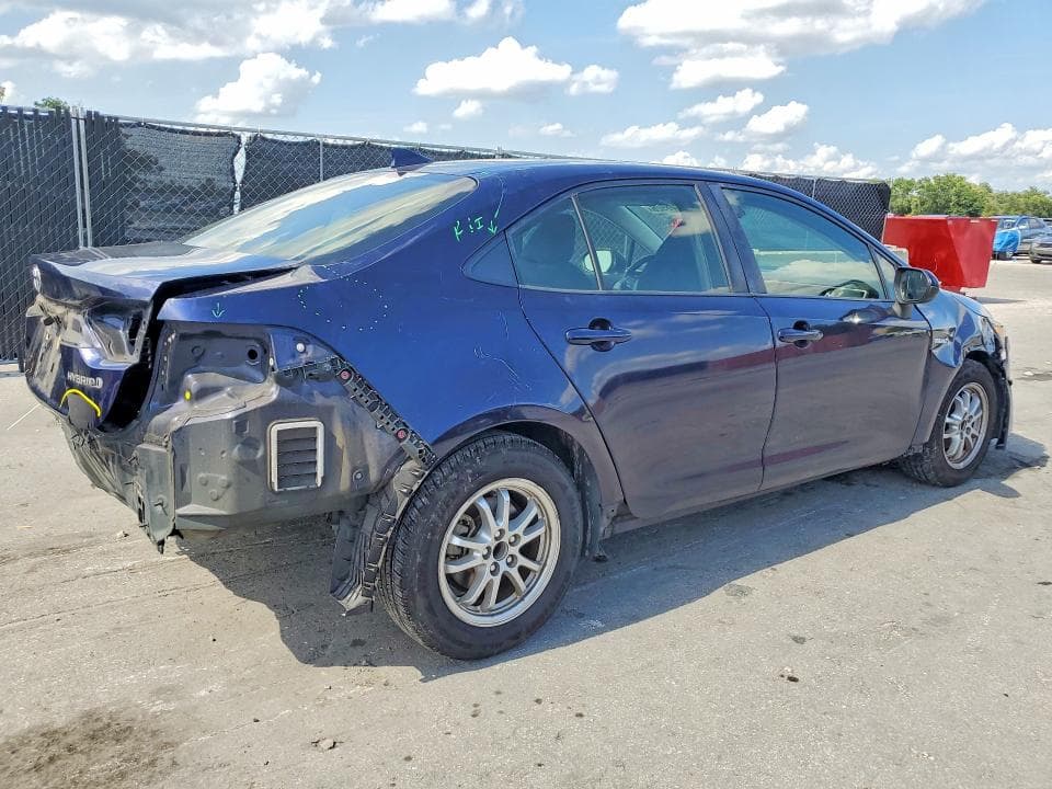 2020 TOYOTA COROLLA LE 3