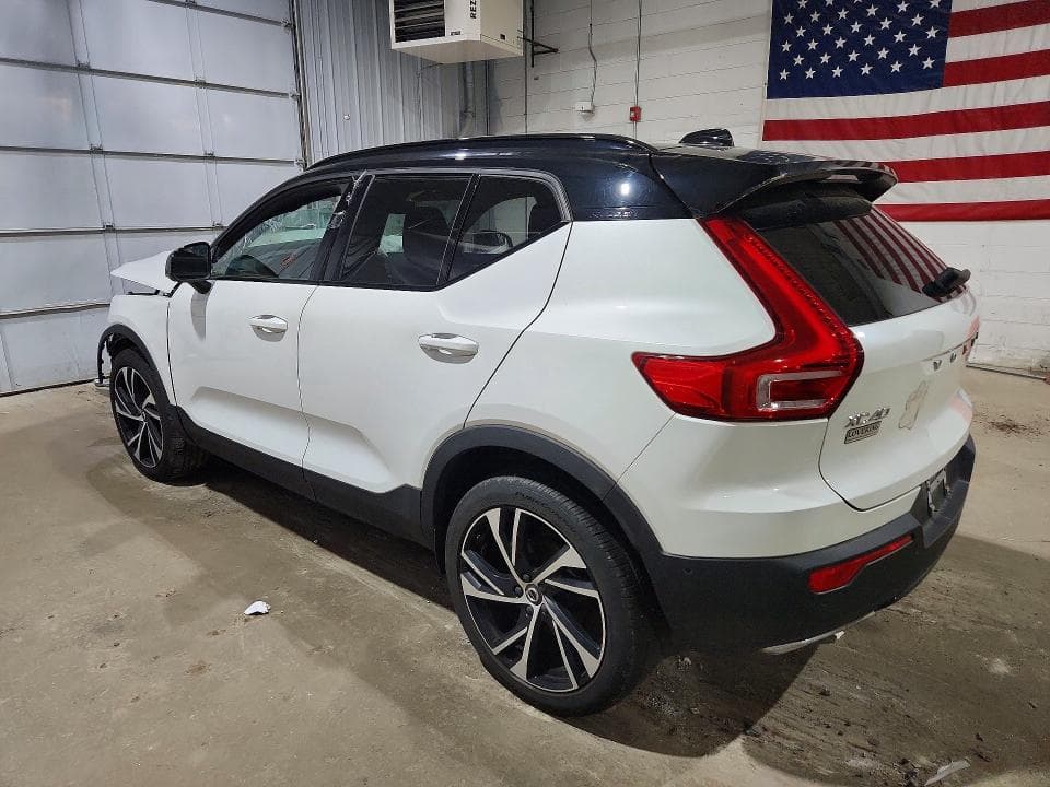 2019 VOLVO XC40 T5 R-DESIGN 2