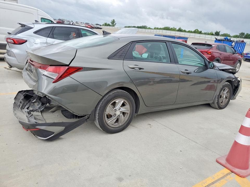 2025 HYUNDAI ELANTRA SE SE 3