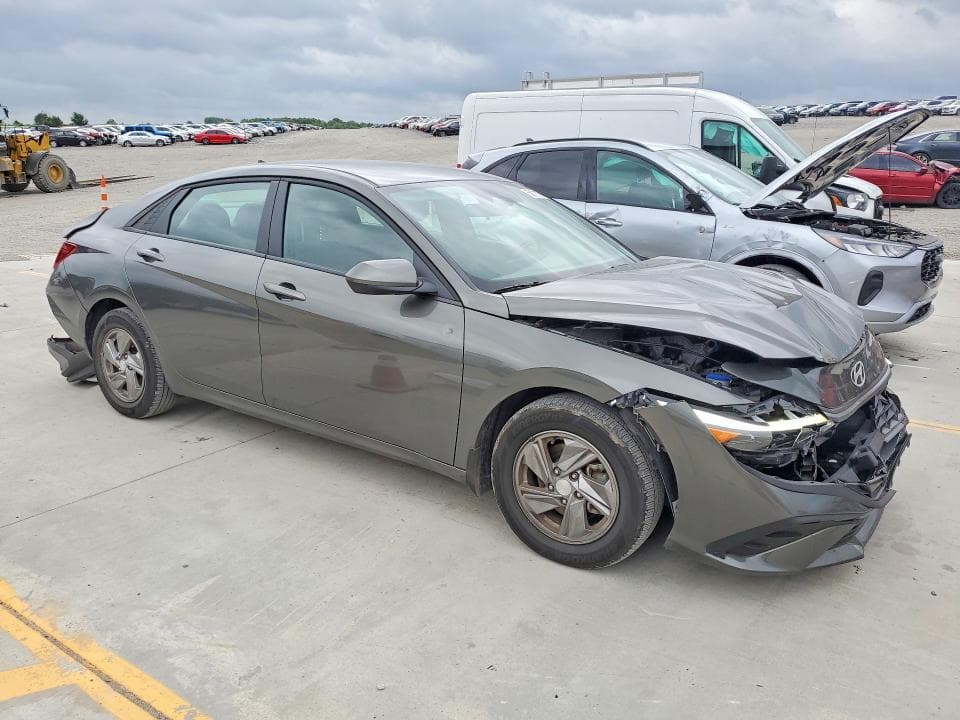 2025 HYUNDAI ELANTRA SE SE 4