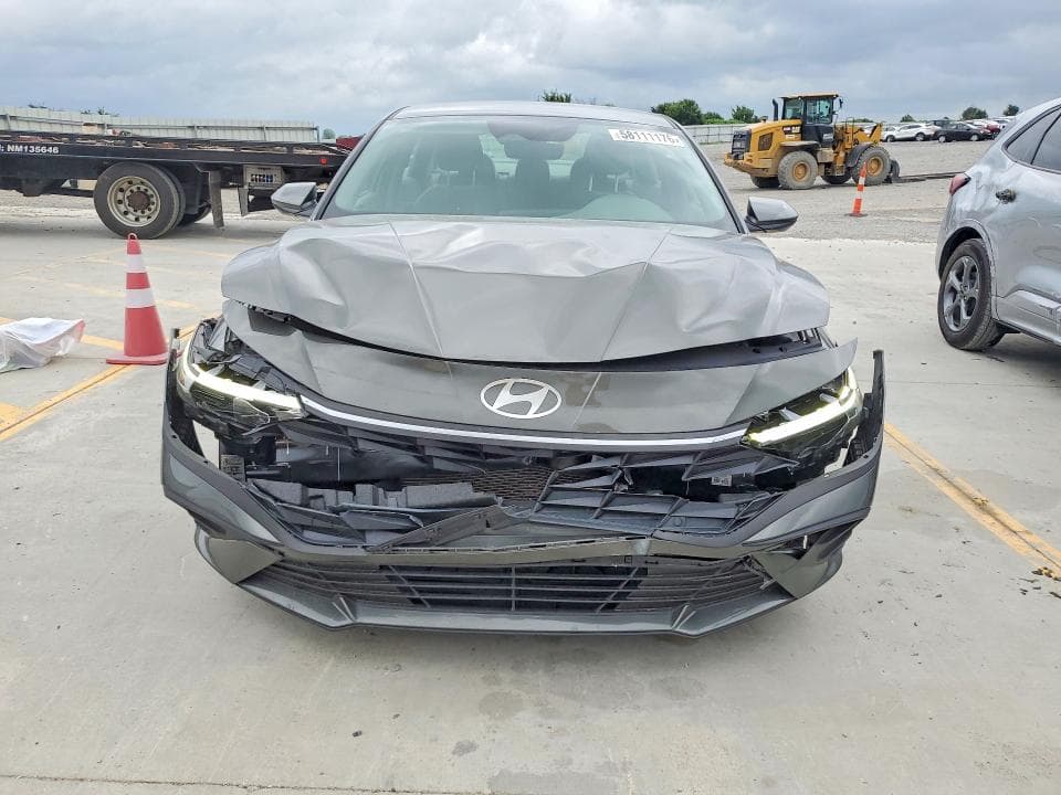 2025 HYUNDAI ELANTRA SE SE 5