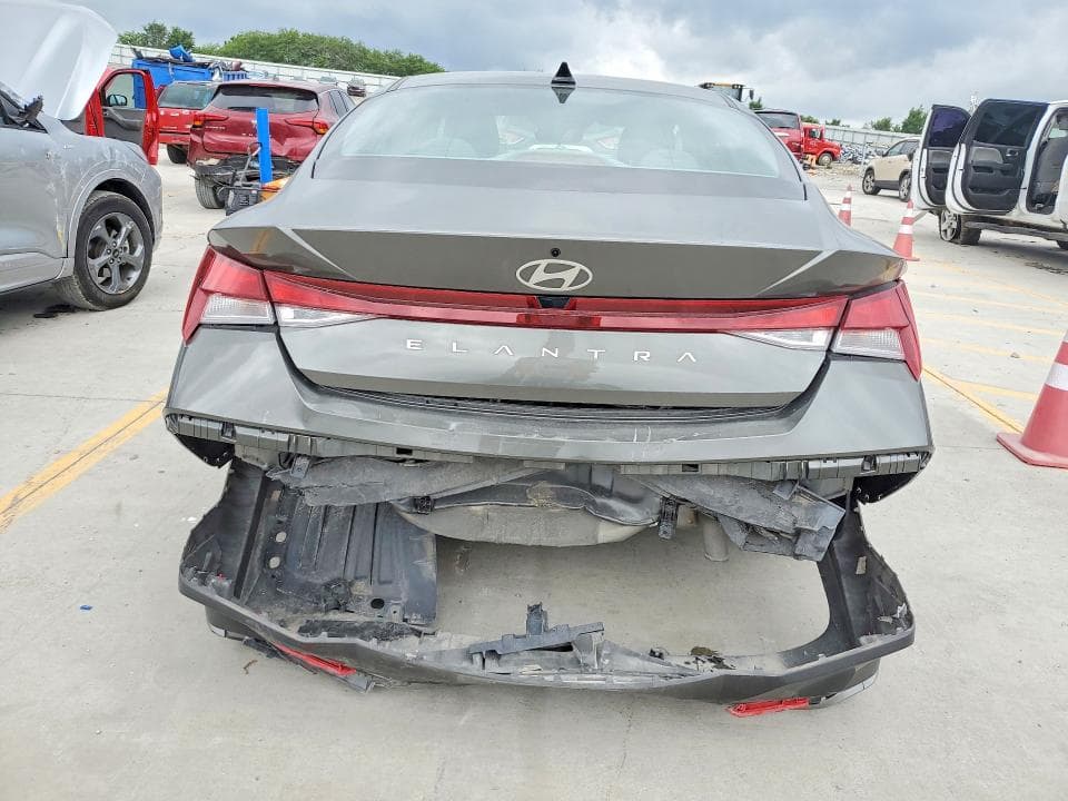 2025 HYUNDAI ELANTRA SE SE 6