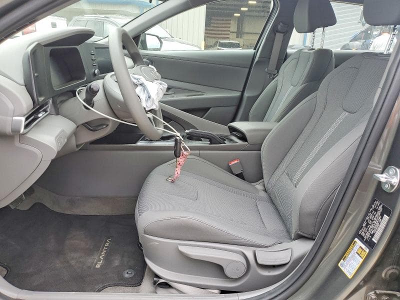 2025 HYUNDAI ELANTRA SE SE 7
