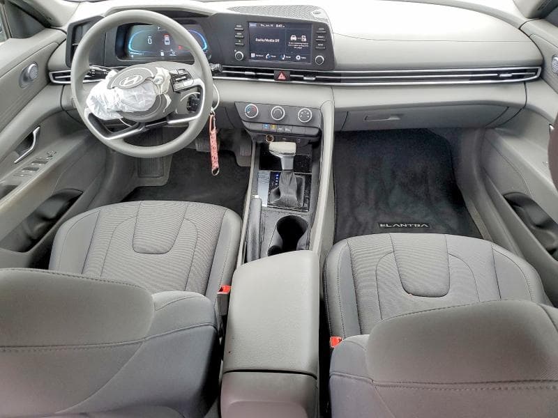 2025 HYUNDAI ELANTRA SE SE 8