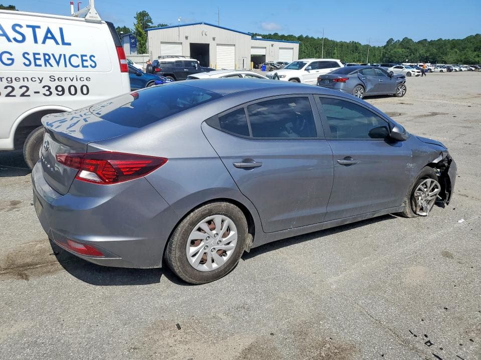 2019 HYUNDAI ELANTRA SE SE 3