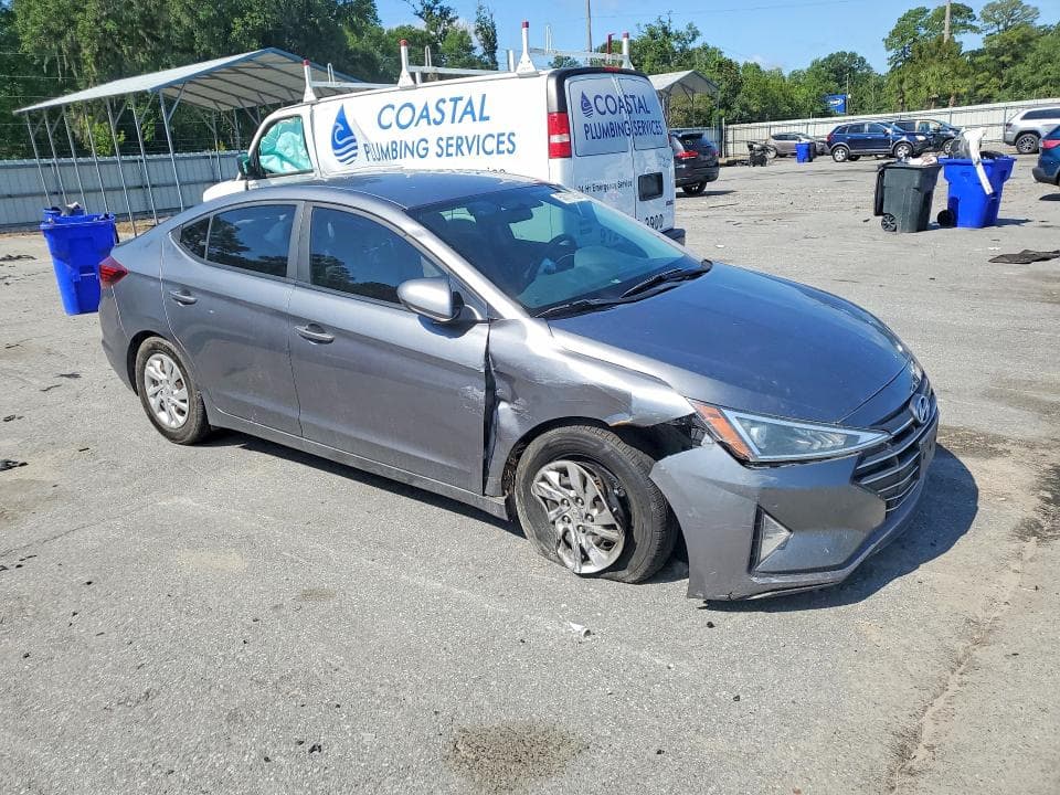 2019 HYUNDAI ELANTRA SE SE 4