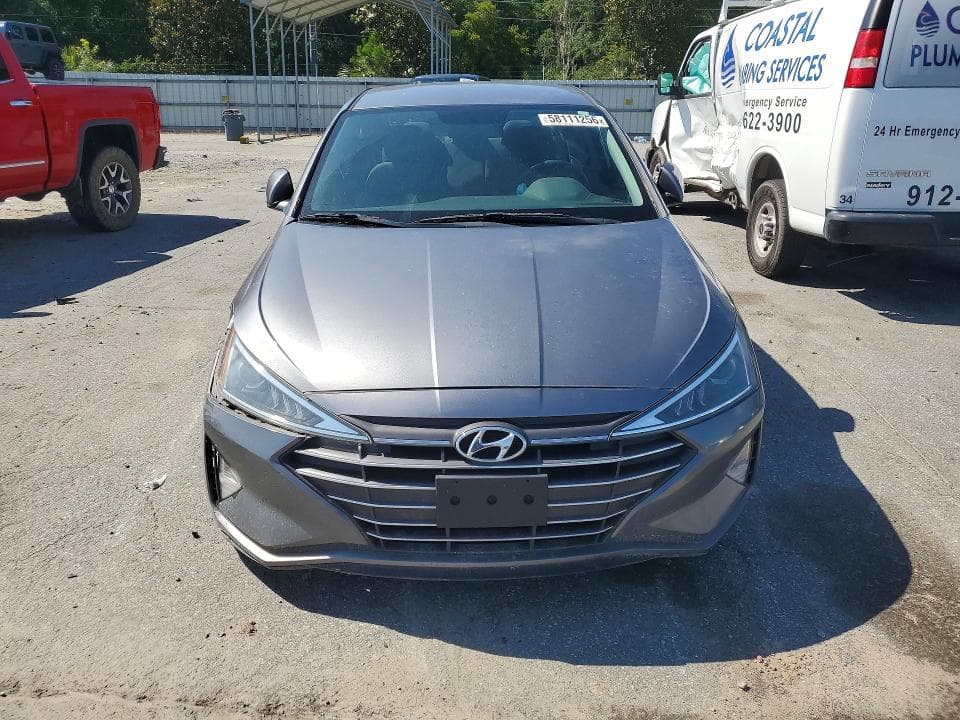 2019 HYUNDAI ELANTRA SE SE 5