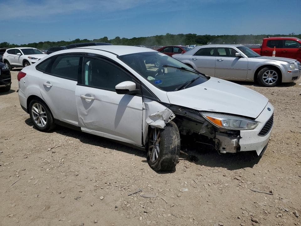 2017 FORD FOCUS SE 4