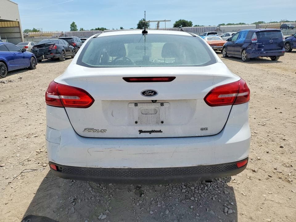 2017 FORD FOCUS SE 6