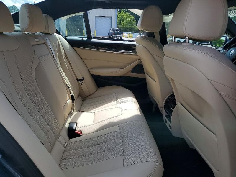 2023 BMW 530XE 10