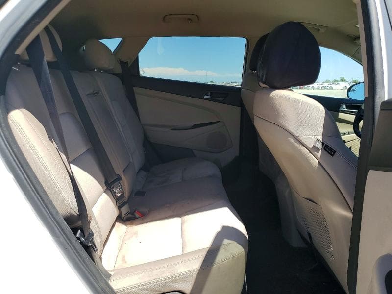2017 HYUNDAI TUCSON SE 11