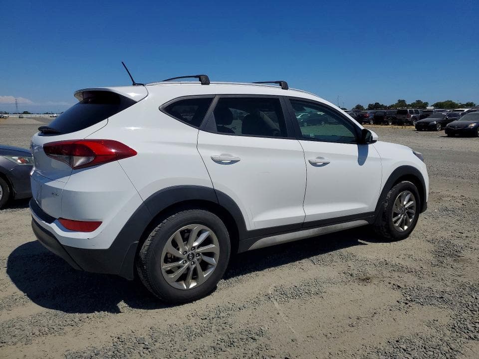 2017 HYUNDAI TUCSON SE 3