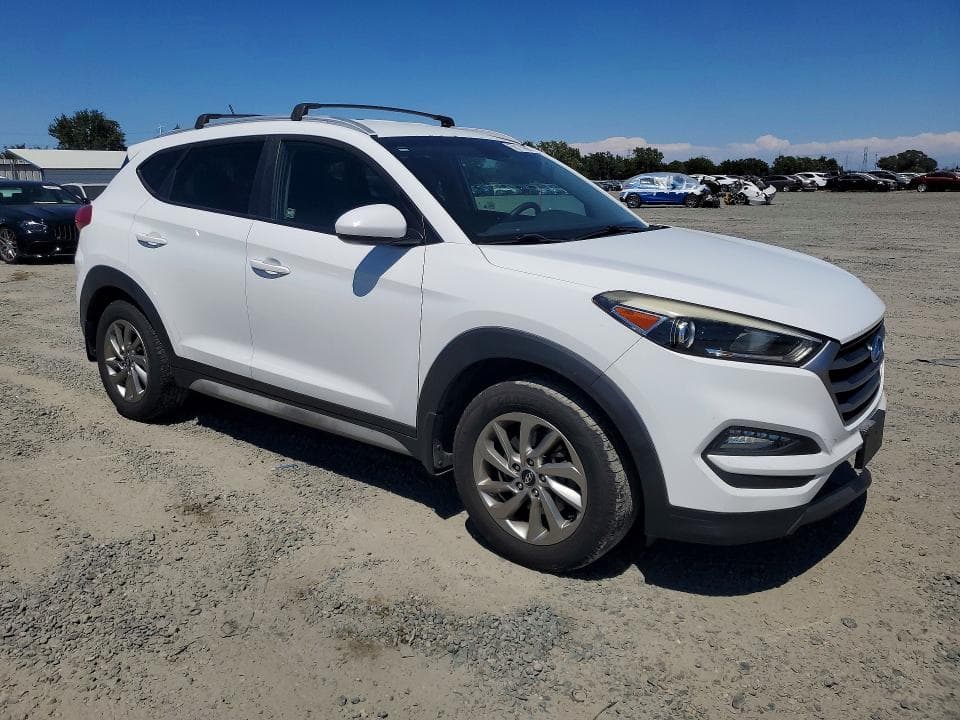2017 HYUNDAI TUCSON SE 4