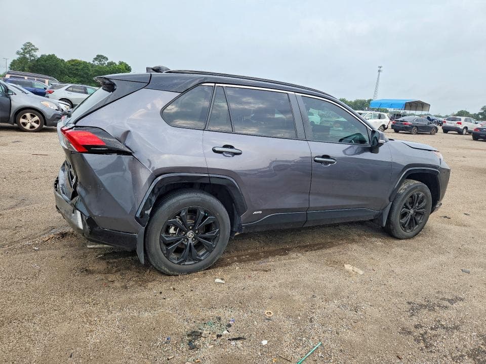 2024 TOYOTA RAV4 XSE 3
