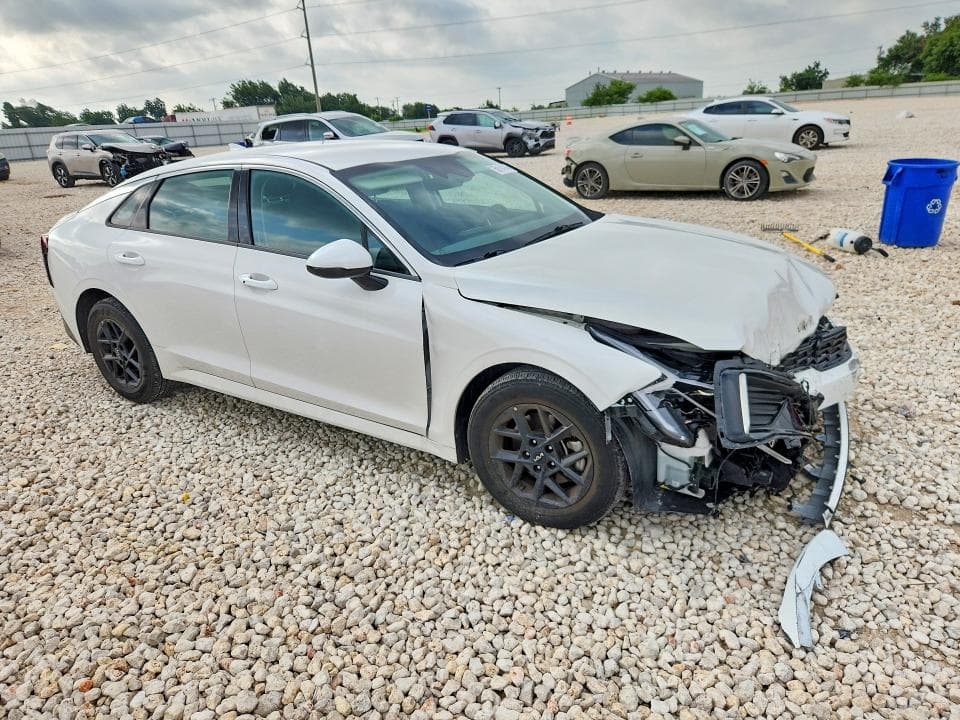 2025 KIA K5 LXS 4