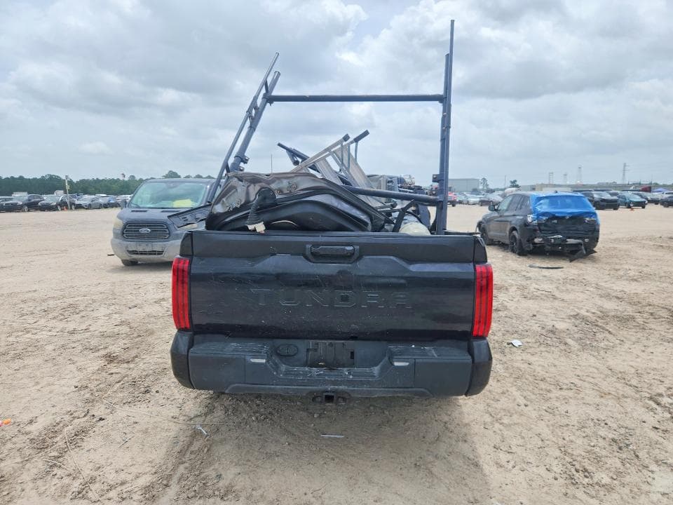 2024 TOYOTA TUNDRA SR 6