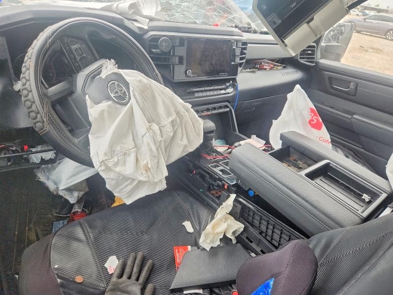 2024 TOYOTA TUNDRA SR 8