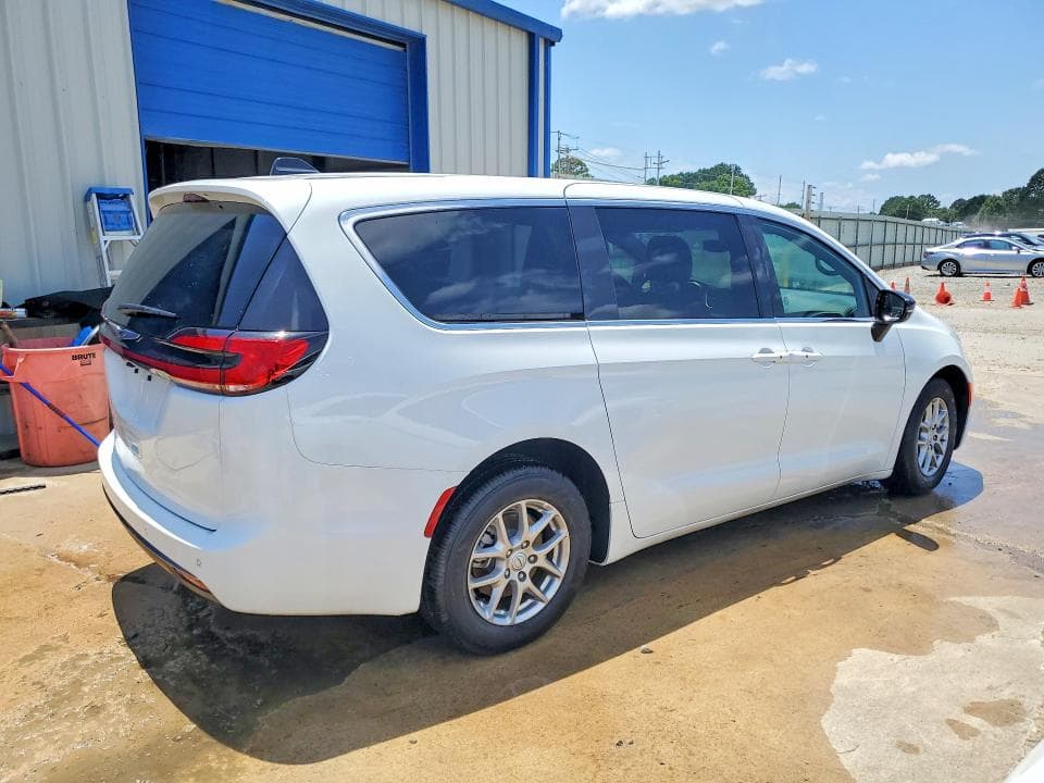 2026 CHRYSLER PACIFICA SELECT 3