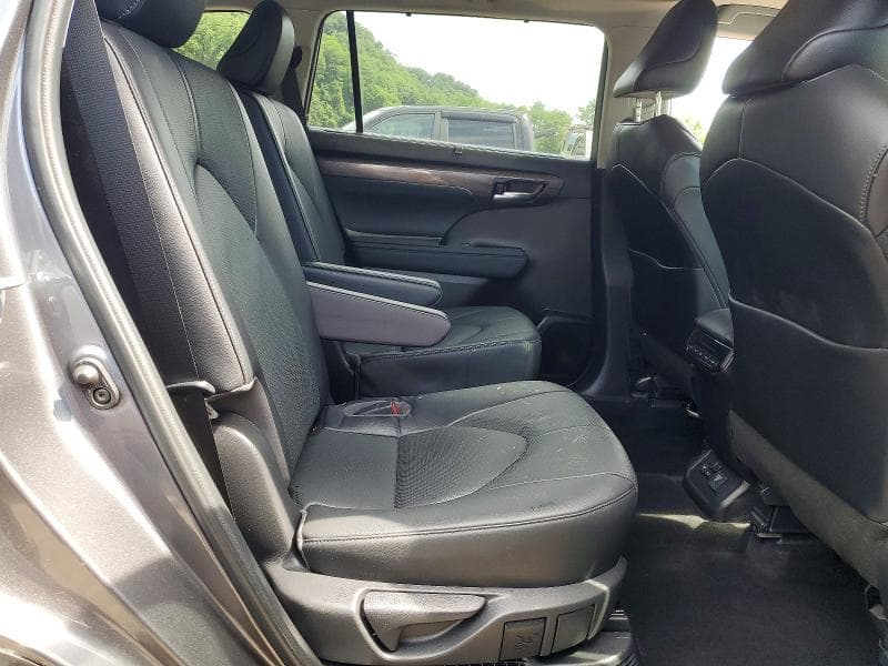 2023 TOYOTA HIGHLANDER HYBRID LIMITED 11