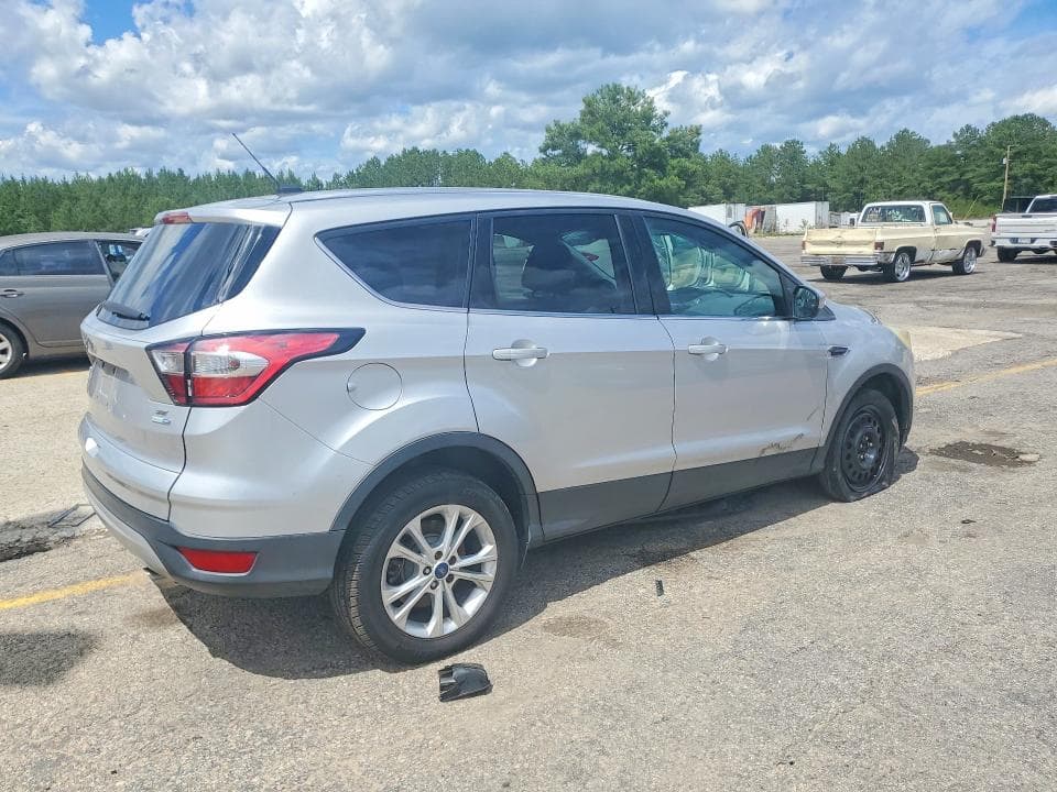 2017 FORD ESCAPE SE 3