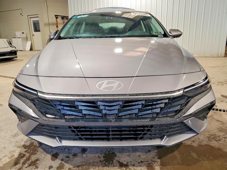 2025 HYUNDAI ELANTRA SE 5