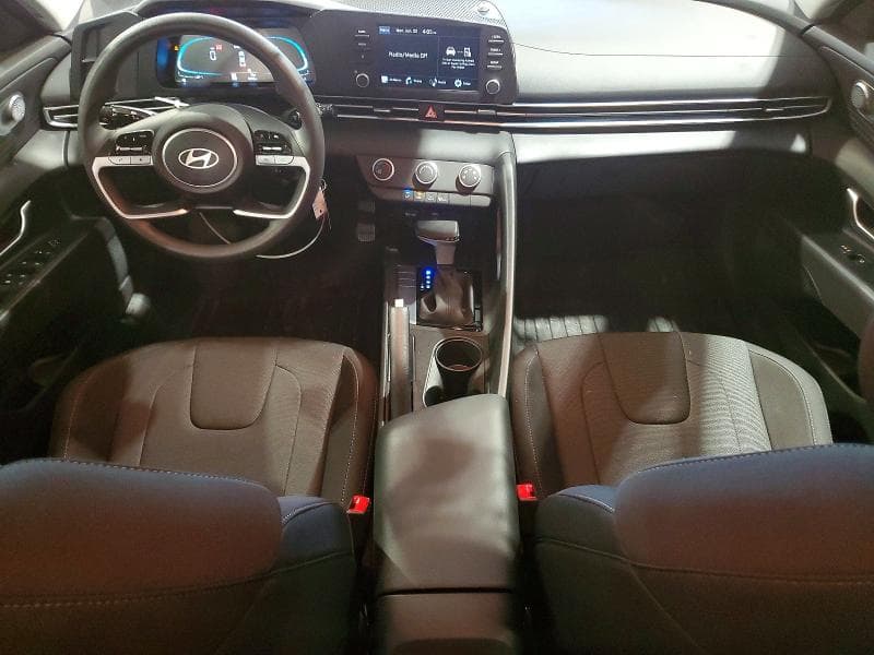 2025 HYUNDAI ELANTRA SE 8