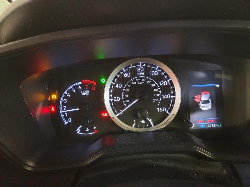 2020 TOYOTA COROLLA LE 9