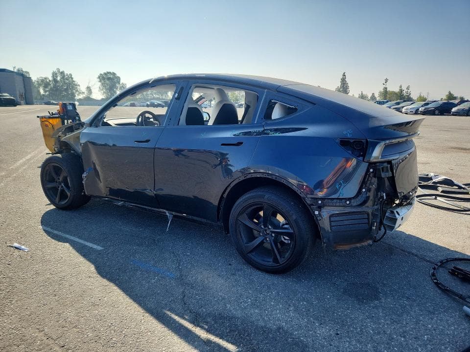 2026 TESLA MODEL Y 2