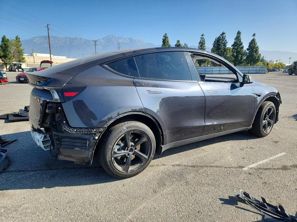 2026 TESLA MODEL Y 3