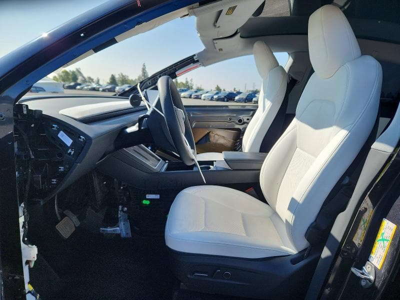 2026 TESLA MODEL Y 7