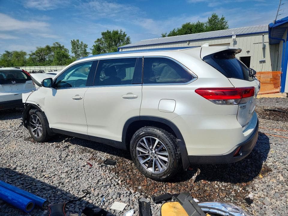 2019 TOYOTA HIGHLANDER XLE XLE 2