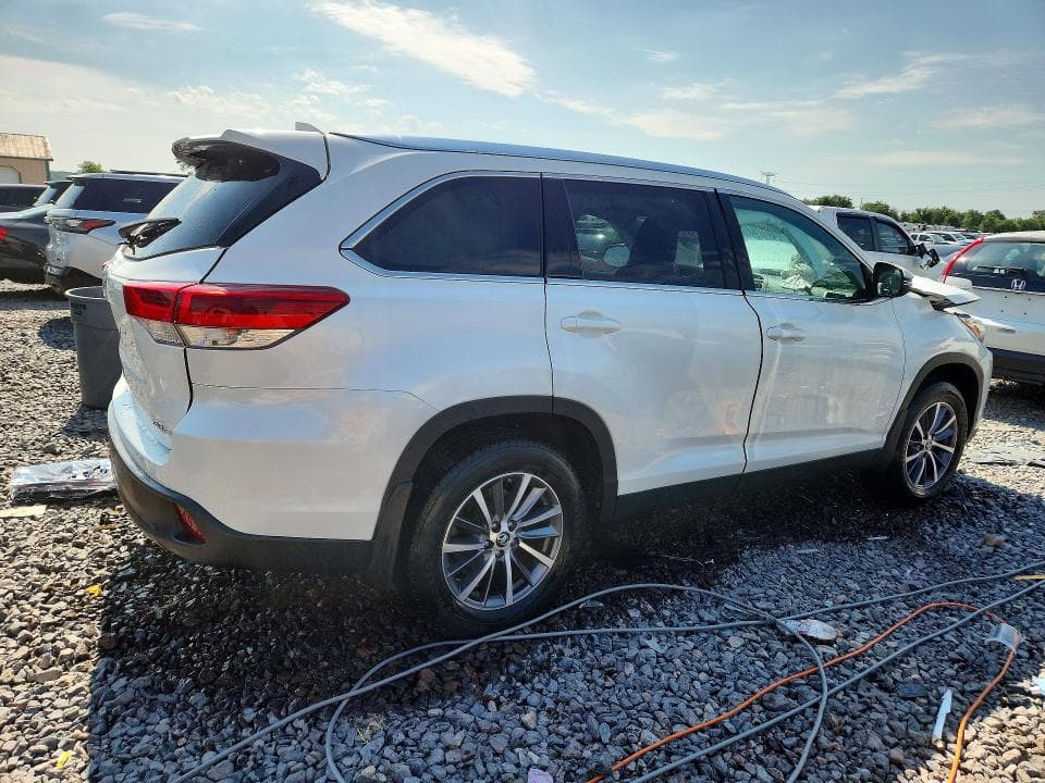 2019 TOYOTA HIGHLANDER XLE XLE 3