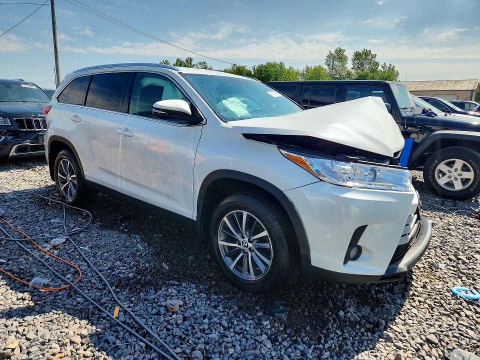 2019 TOYOTA HIGHLANDER XLE XLE 4