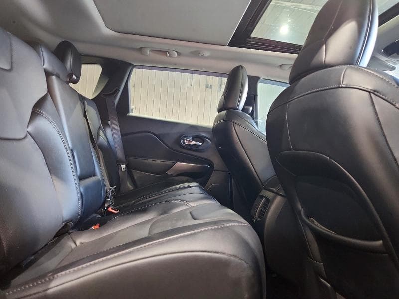 2022 JEEP CHEROKEE LATITUDE LUX 11