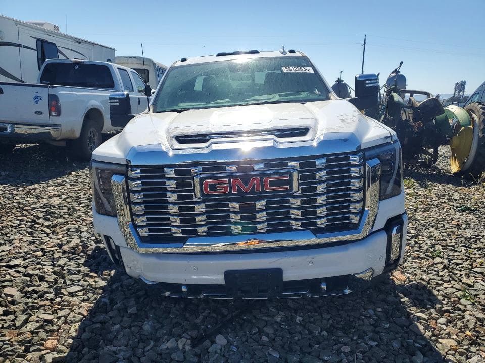 2025 GMC SIERRA K3500 DENALI 5