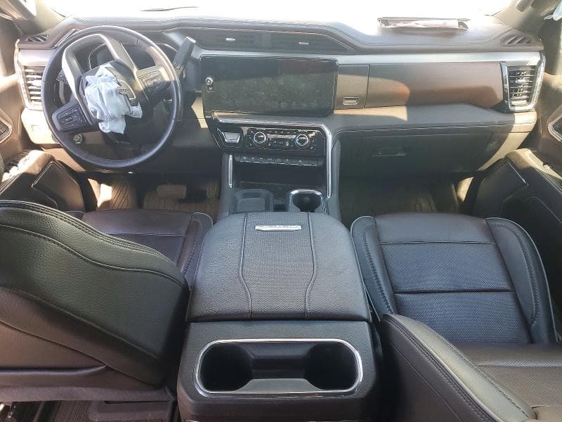 2025 GMC SIERRA K3500 DENALI 8