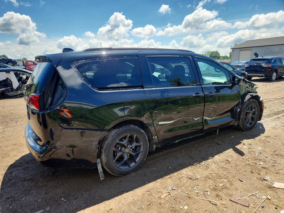 2018 CHRYSLER PACIFICA TOURING L PLUS 3