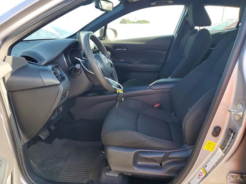 2019 TOYOTA C-HR LE 7