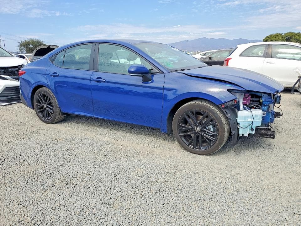 2025 TOYOTA CAMRY SE 4